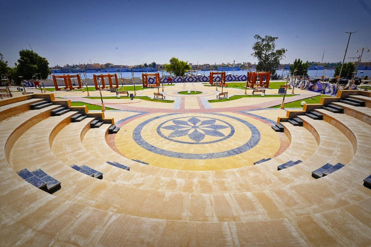 159647 مسرح رومانى مميز على كورنيش البر الغربى