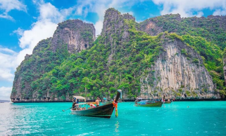 long boat blue water maya bay phi phi island1489399317