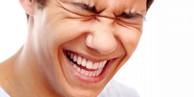 حلم الضحك في المنام45715804