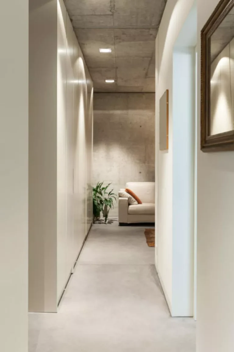 ديكور الممرات الضيقة.. حلول ذكية ستُدهشك!