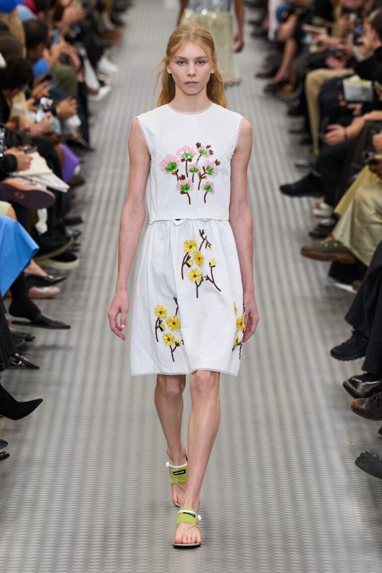 miumius25049 401100 4415c6f5ee69d66fdb95e5a6ae07da521157685329.jpg