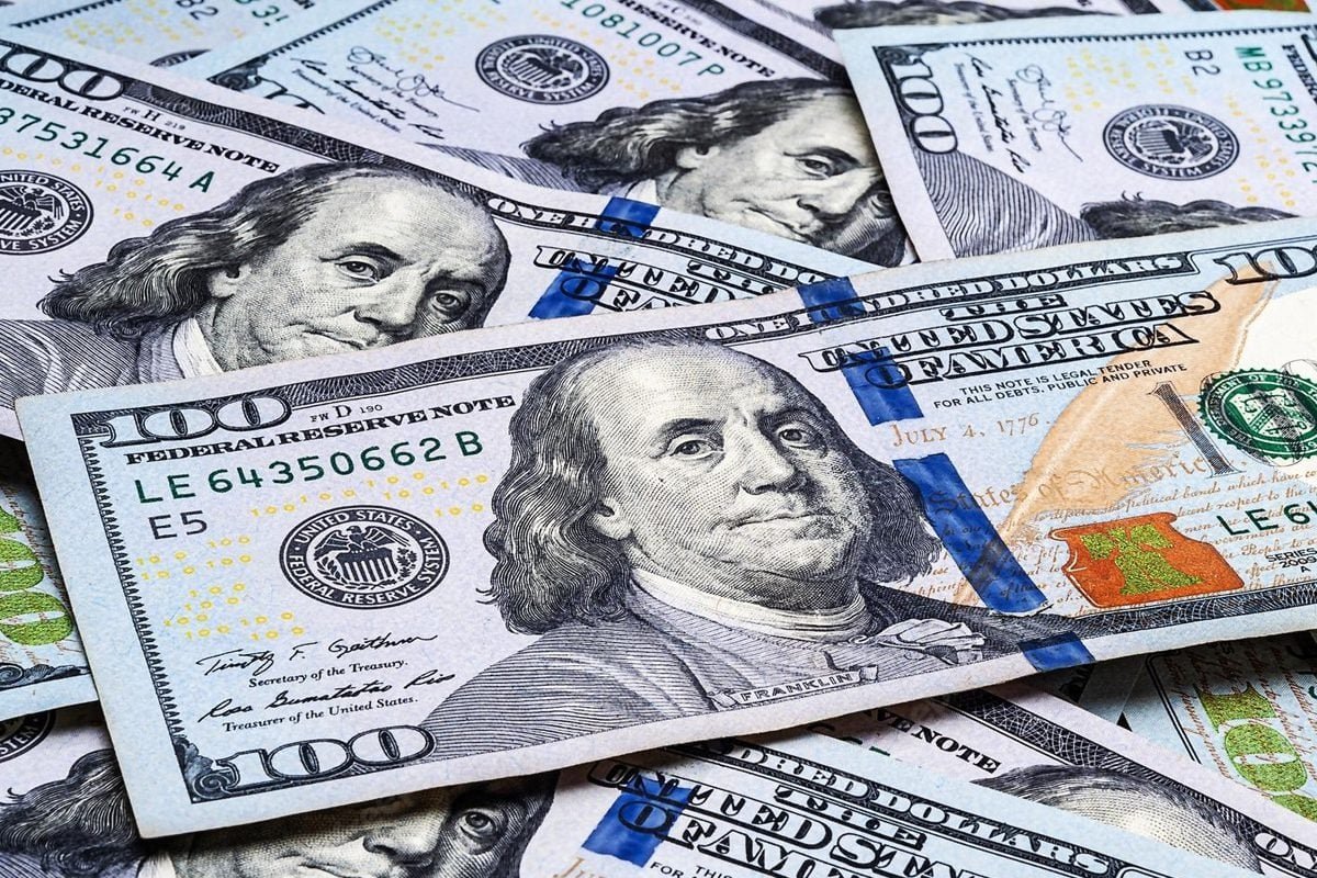 ثبات سعر الدولار مقابل الجنيه اليوم