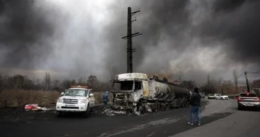 تفعيل الدفاع الجوي بعد وقوع غارات تستهدف طهران وأصفهان وكرج فجر السبت 21 مارس 2026.