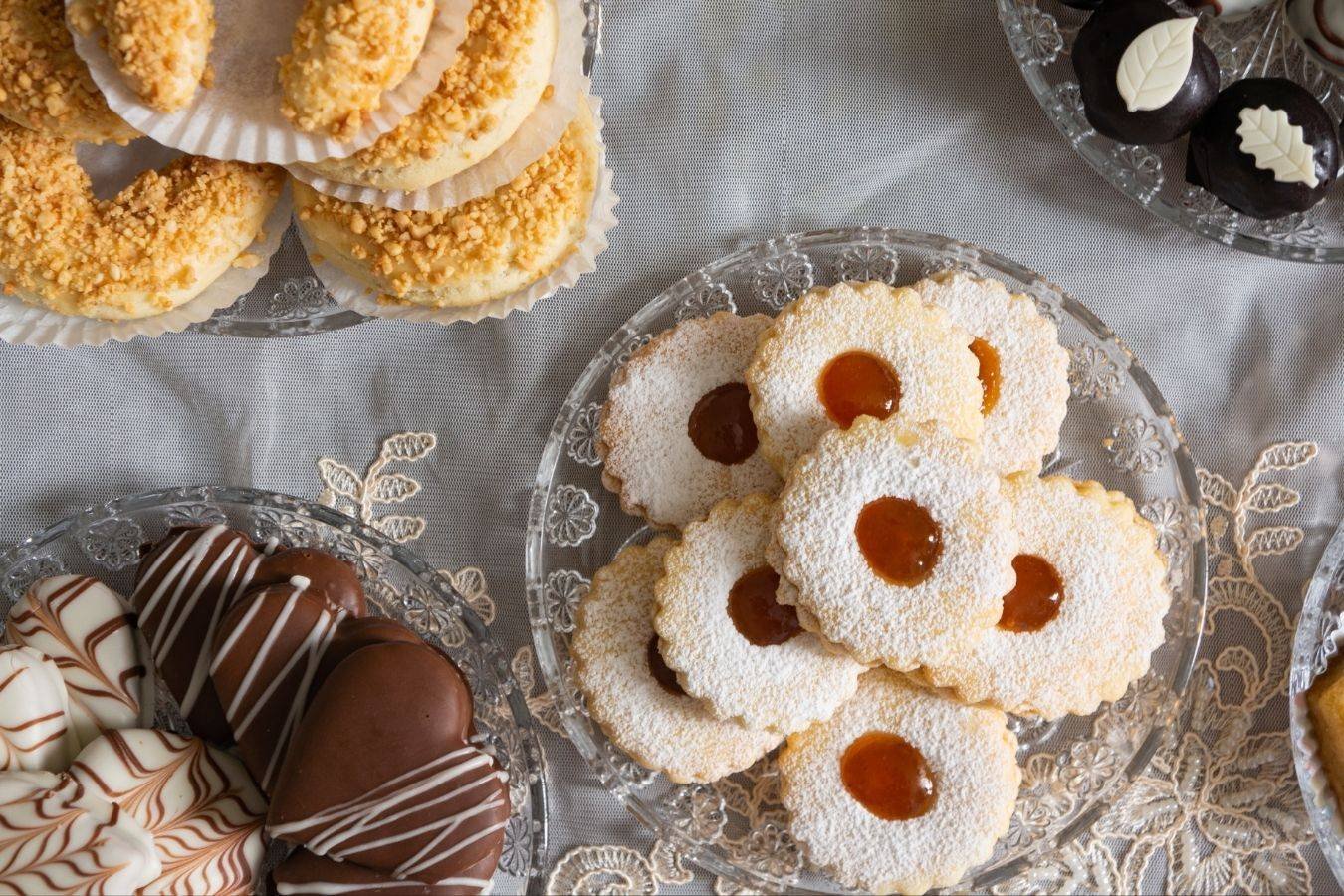 تفسير حلم تناول الحلويات: متعة أم إدمان؟ - فهم حلم تناول الحلويات