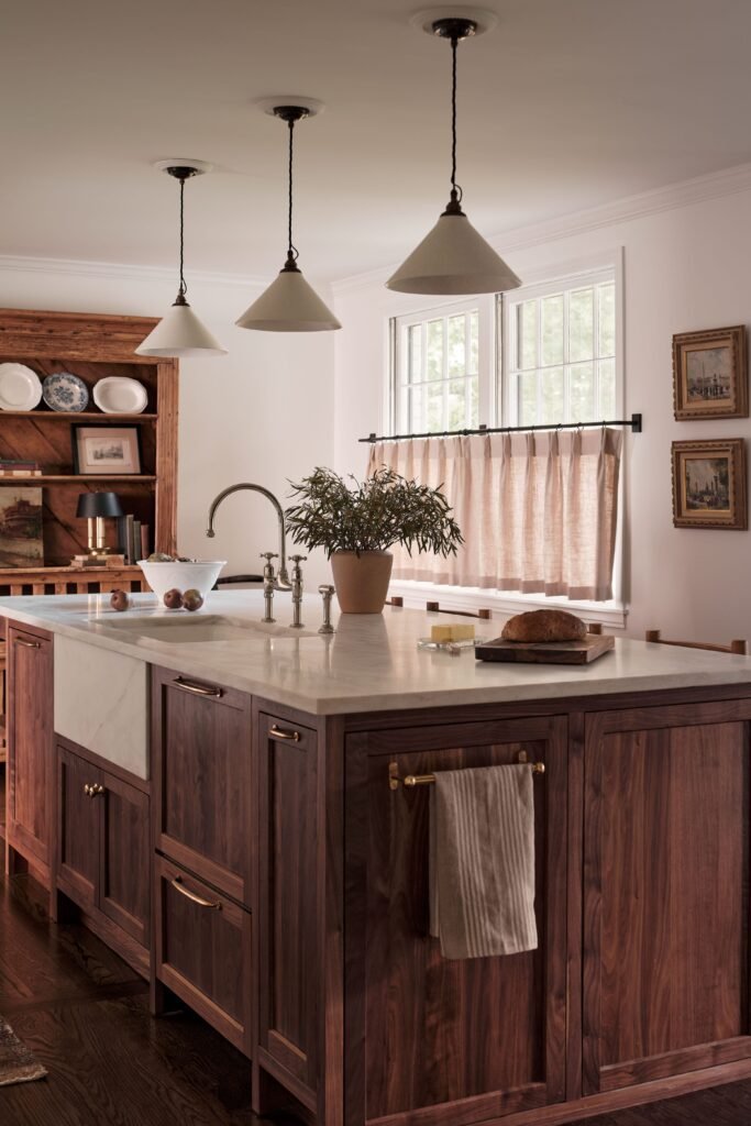 تصميمات المطابخ الصغيرة والمساحات الضيقة.. 10 أفكار ذكية لاستغلال كل سنتيمتر 2 تصميمات المطابخ الصغيرة